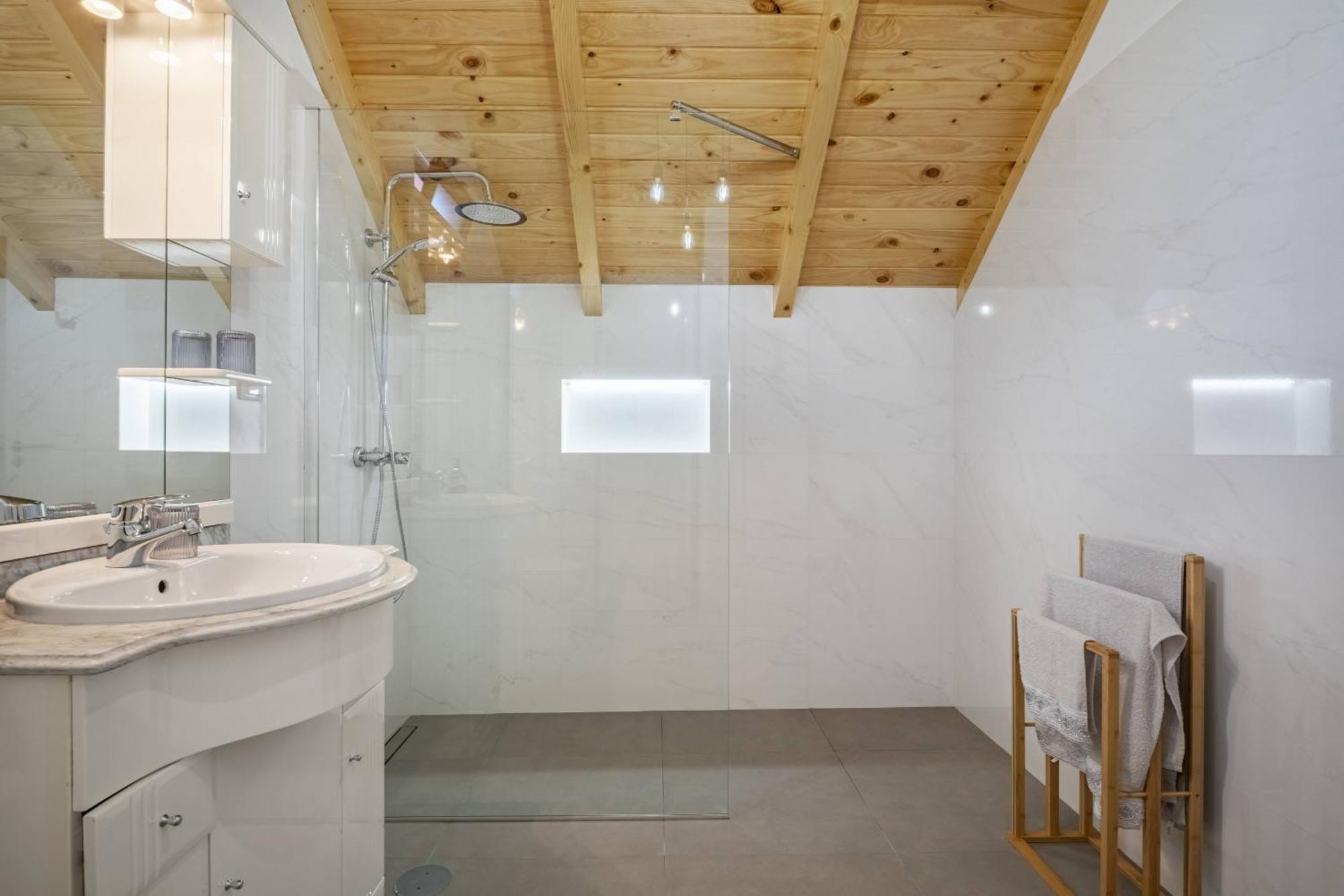 Mountain Retreat By Madeira Sun Travel * Porto Moniz